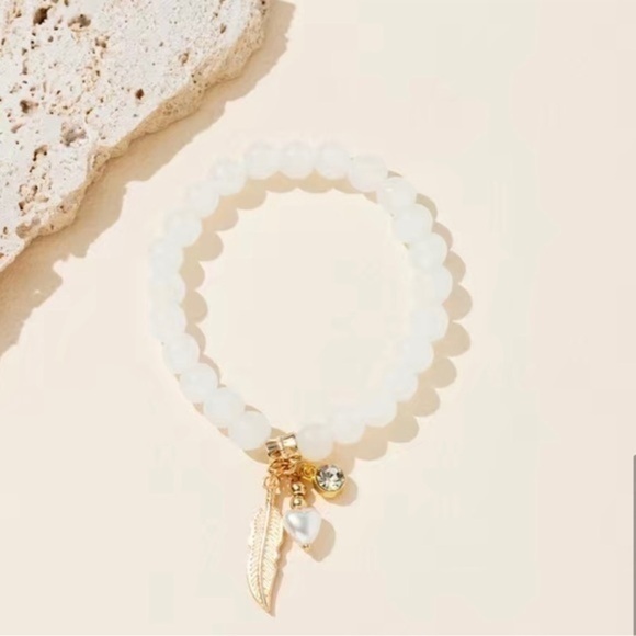 🆕 White Jade Crystal Beaded Leaf Pendant Bracelet - Picture 4 of 5